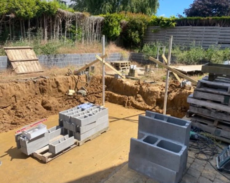 Chantier de construction de piscine à Braine