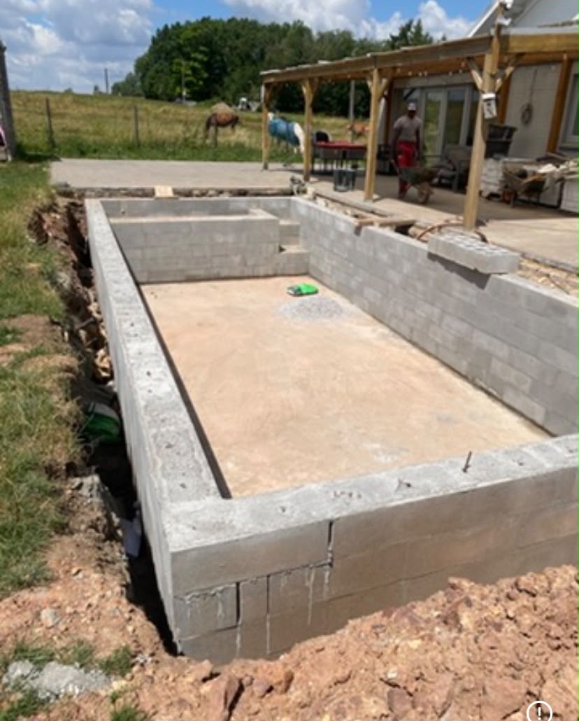 Chantier de construction de piscine à Rhode-Saint-Genèse